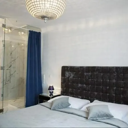 With Two Bedrooms 아파트 *